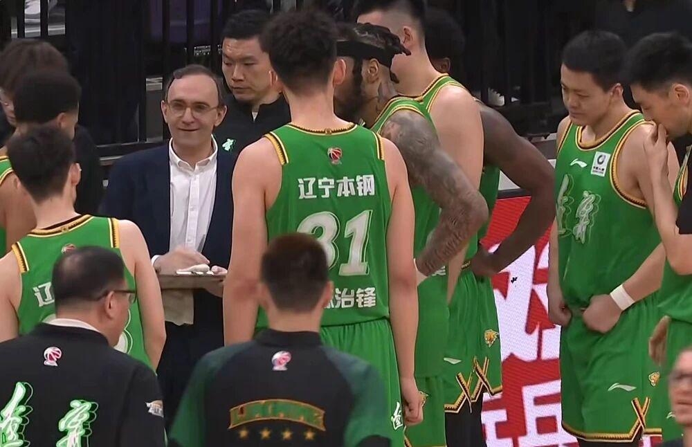 波特:伊萨克和哲凯赖什都很优秀,但团队才是瑞典队最大优势